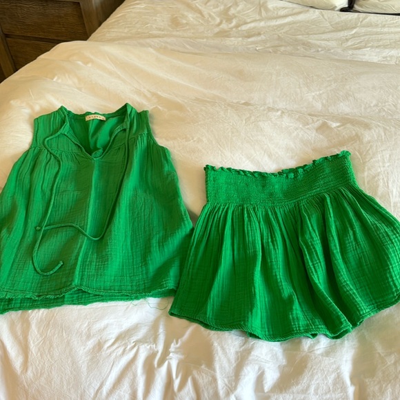 Stark Green S Top and M Skirt Set from TNT - Picture 1 of 4